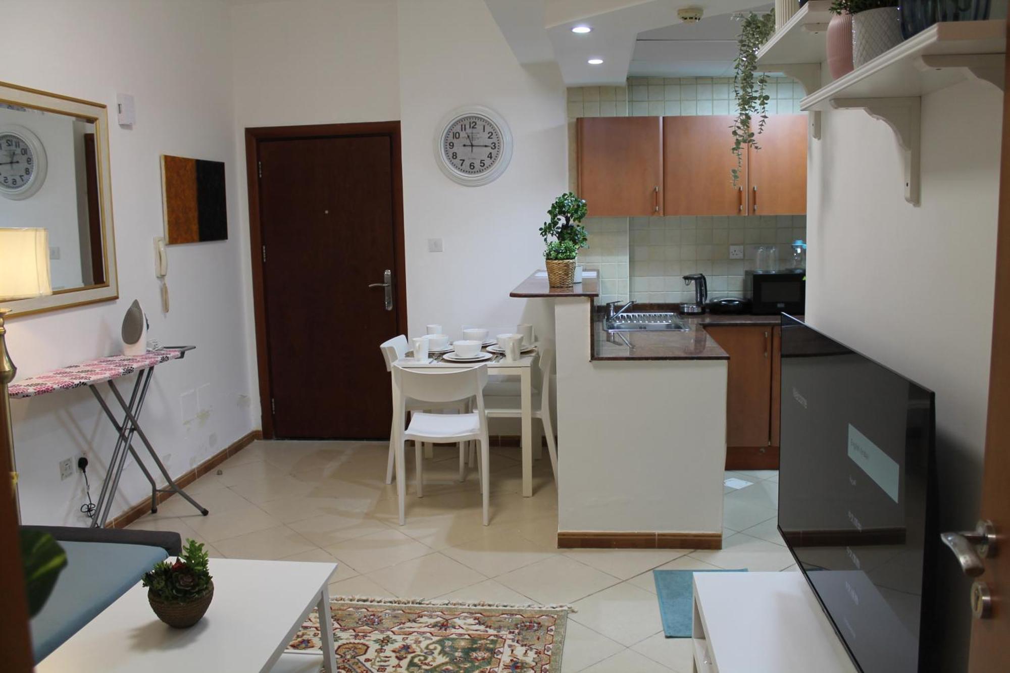 Newly Furnished Cozy 1 Bedroom Apartment Close To Jbr Beach And Metro Dubai Buitenkant foto